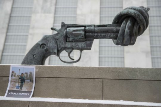 Δεκάδες νεκροί άμαχοι από αμερικανική επιδρομή στη Συρία