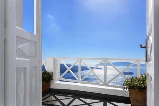 «Μπαλκόνι, θέα θάλασσα…»