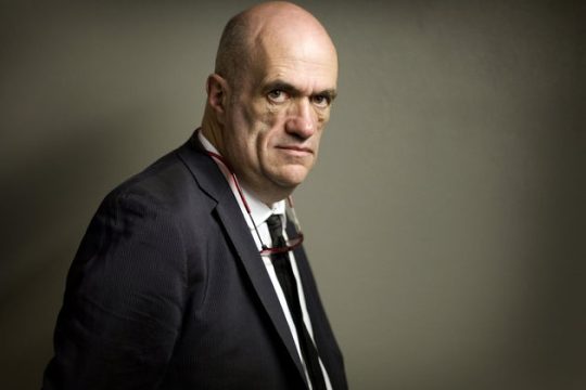 Πρόζα λιτή,  σχεδόν ψιθυριστή
