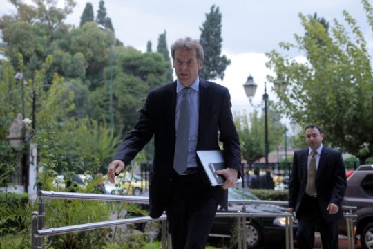 Ενισχυμένη η ομάδα των θεσμών