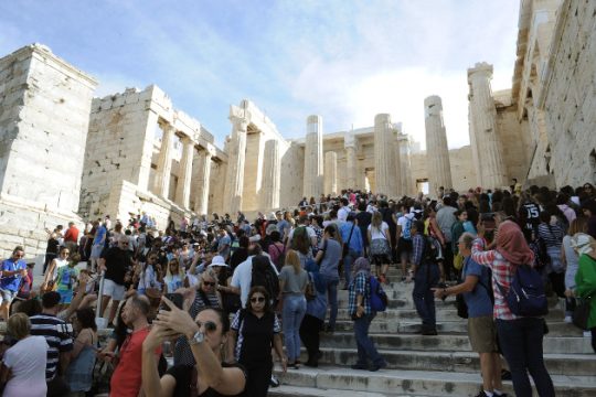 Ρεκόρ στον τουρισμό και το 2017