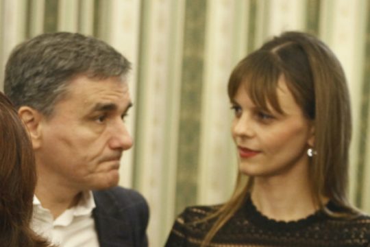 Γενικό μπλακ άουτ στις διαπραγματεύσεις