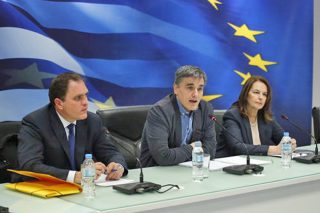 «Μάτι» της Εφορίας στις καταθέσεις