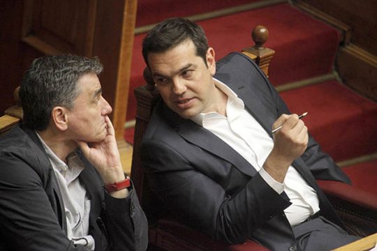 Καπνός υπάρχει. Φωτιά;