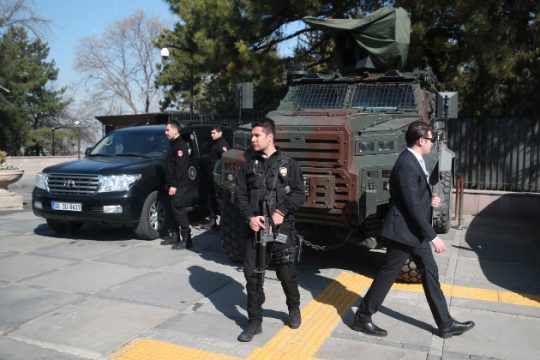 Σύλληψη τραπεζίτη βάζει φωτιά στις σχέσεις Τουρκίας-ΗΠΑ