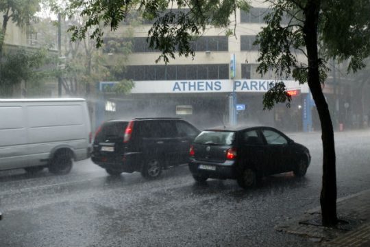 Βροχερό το σκηνικό του καιρού