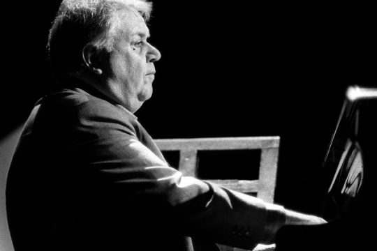 Ο Χατζιδάκις ξανά στα top10 ΗΠΑ και Βρετανίας