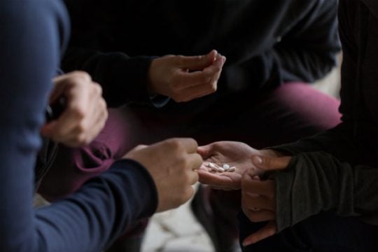 Αμεση ανάγκη υποστήριξης των εξαρτημένων γυναικών