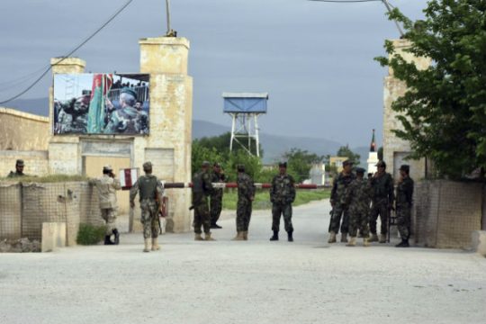 Σκόρπισαν τον θάνατο σε στρατιωτική βάση