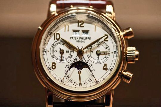 «Πόλεμος» μεταξύ smartwatches και συμβατικών ρολογιών