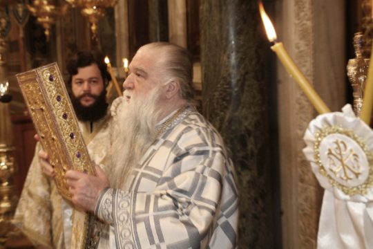 Ο Αμβρόσιος διαβάζει (πάντα) Μακελειό