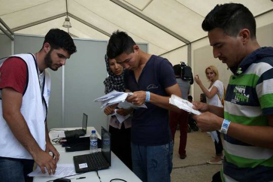 Απεργίας συνέχεια για τους συμβασιούχους της Υπηρεσίας Ασύλου