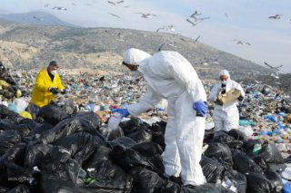 Επιμένουν να στέλνουν τα απόβλητα στη Φυλή