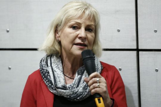 «Πρέπει να γίνει, επιτέλους, ελάφρυνση του ελληνικού χρέους»