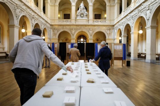 Γαλλία: Πότε θα ανακοινωθούν τα exit polls των εκλογών