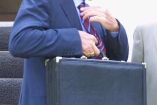 Επιπλέον στοιχεία για Παπαντωνίου αναζητεί η επιτροπή της Βουλής