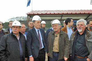 Ανταρτοπόλεμος για τον τεμαχισμό της ΔΕΗ