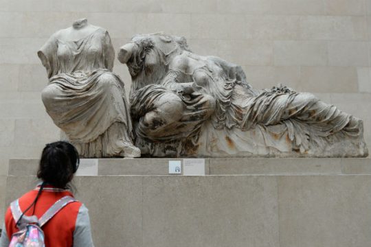 «Η Βρετανία να αφήσει την Ευρώπη με τα Μάρμαρά της»