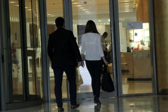 Προς συμβιβασμό για την κυριακάτικη λειτουργία καταστημάτων