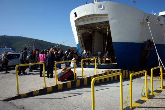 Συνελήφθη και δεύτερος πλοίαρχος για υπεράριθμους επιβάτες