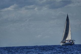 Φρουρούμενος στο νοσοκομείο ο κυβερνήτης του σκάφους με τους πρόσφυγες
