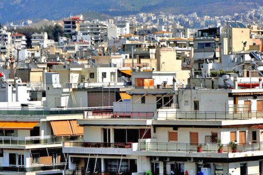 «Ναι» συμβολαιογράφων σε πλειστηριασμούς κατοικιών από 400.000 ευρώ