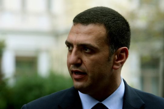«Τόσοι χαμένοι μήνες για να κόψουν συντάξεις, αφορολόγητο!»
