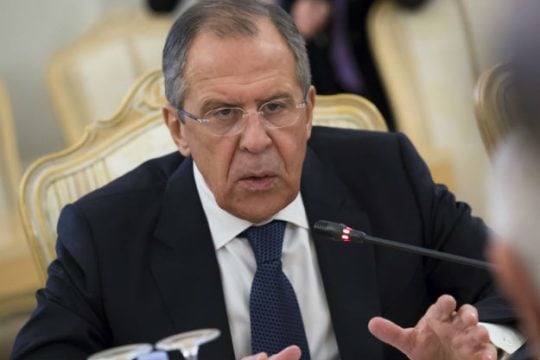 Πρώτη επικοινωνία Τίλερσον – Λαβρόφ μετά την πυραυλική επίθεση