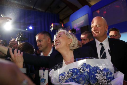 Συμπτώσεις σαν παιχνίδια να μαθαίνεις Ιστορία