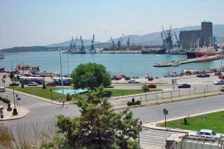 Λίφτινγκ στο λιμάνι του Βόλου