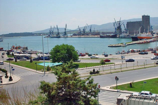 Λίφτινγκ στο λιμάνι του Βόλου