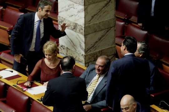 Μαύρα χάλια της αντιπολίτευσης