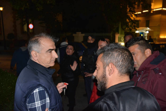 Απείλησαν μέχρι και τον διοικητή