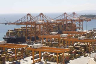 Κλειστά και τα εμπορικά λιμάνια την Πρωτομαγιά