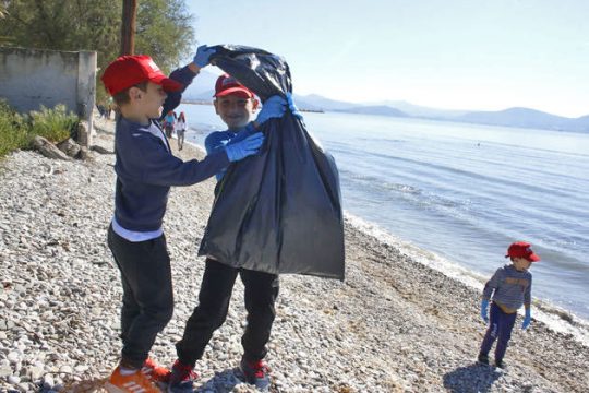 Παιδική ζωγραφική για την ασφάλεια στις παραλίες