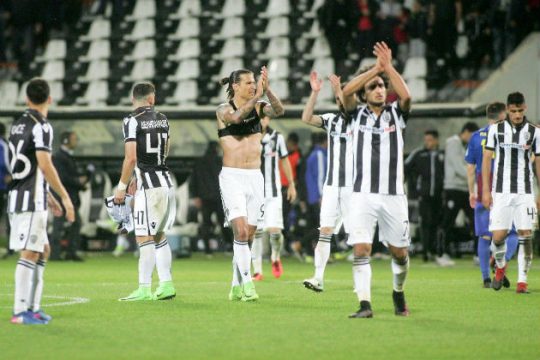 Και τώρα πλέι οφ…