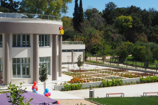 Παιδιά και γιαγιάδες στο πάρκο μας