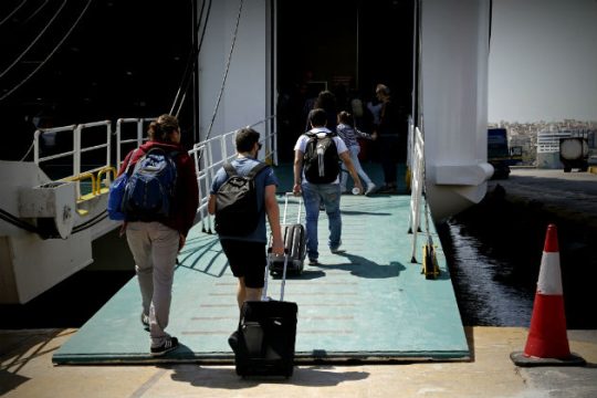 Οδηγίες Λιμενικού για ομαλή διακίνηση επιβατών το Πάσχα