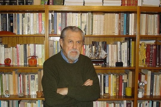 «Γράφω κι αφήνω τον αφηγητή μου να διηγείται»