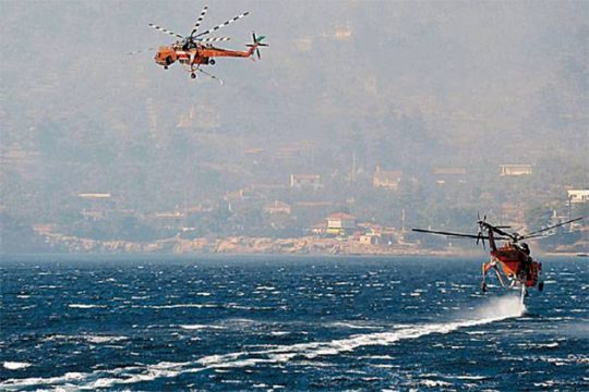 Έρχονται ξανά στην Κρήτη τα δύο πυροσβεστικά ελικόπτερα