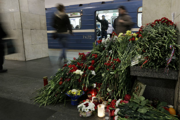 Έρευνες και συλλήψεις στη σκιά της τρομοκρατικής επίθεσης