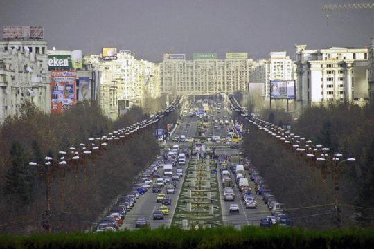 Δεσμοί και πάθη δύο λαών