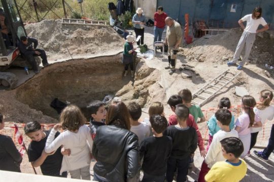 Ανακάλυψη μυκηναϊκού τάφου στη Σαλαμίνα