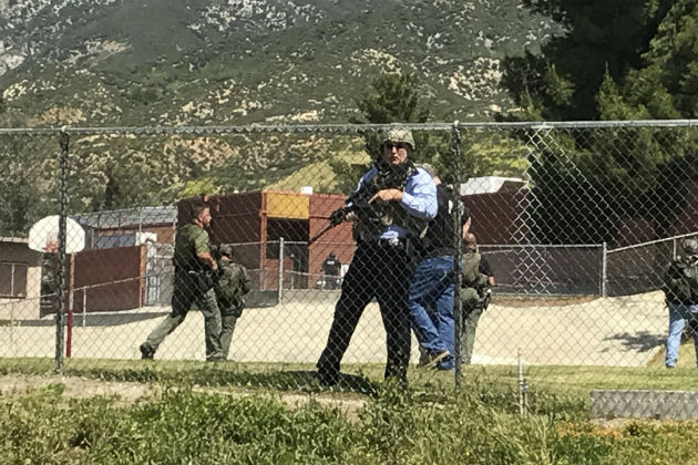 Ένοπλος άνοιξε πυρ σε δημοτικό σχολείο στην Καλιφόρνια