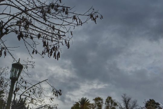 Συννεφιές και βροχές κατά τόπους