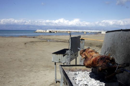 Συννεφιές και τοπικές βροχές τις επόμενες ημέρες