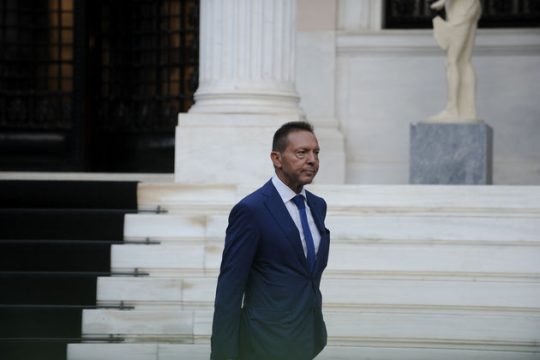 Και η κόντρα καλά κρατεί