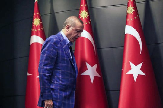 Στου Ερντογάν την πόρτα…