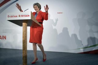 Το Brexit… στήνει κάλπες