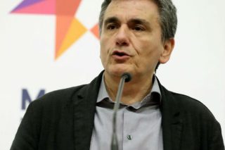 Τα βρήκαν στη μέση